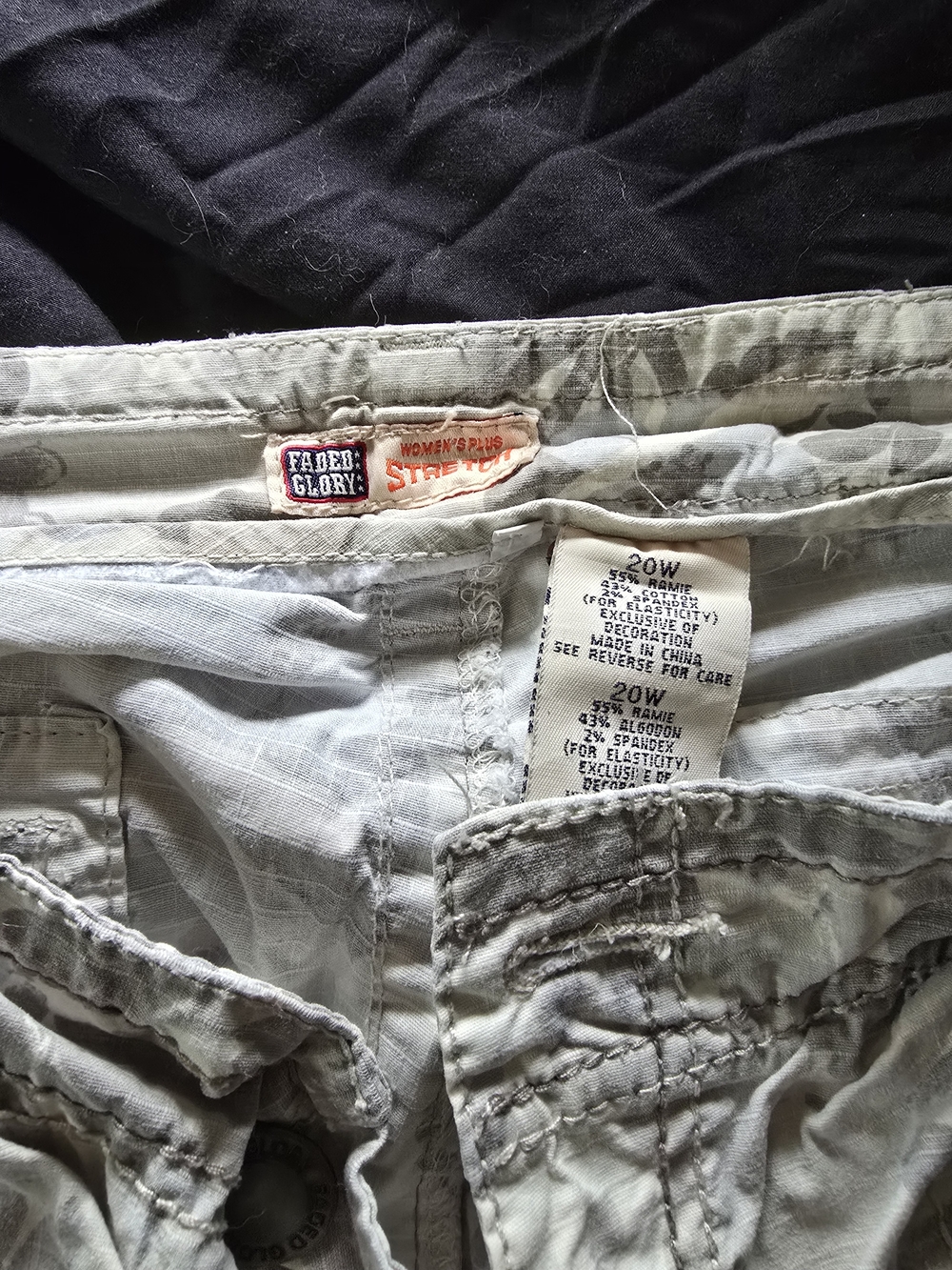 Faded Glory Women's Cargo Shorts - Light Gray